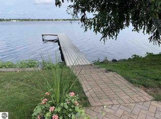 648 Holly Rd, Cadillac, MI 49601