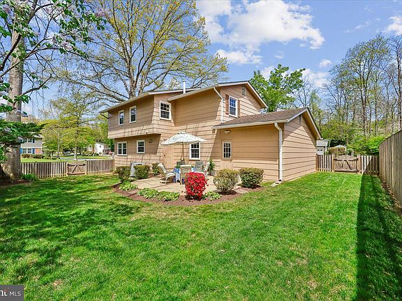 5th image of 777 Kimberly Ct E
