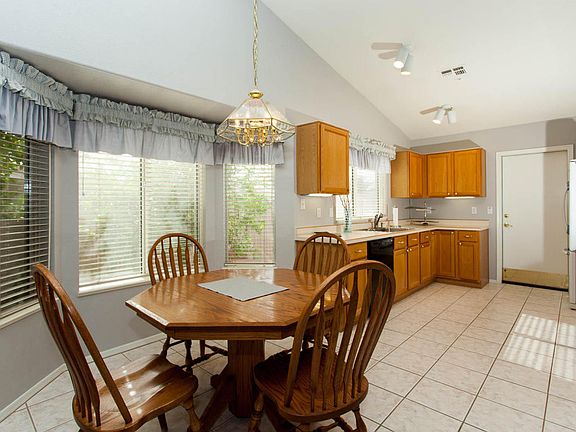 4th image of 11664 W Catclaw Ct