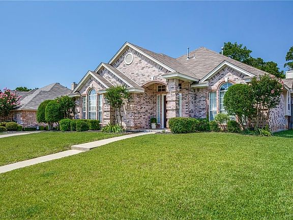 3rd image of 7305 Fallen Oak Dr
