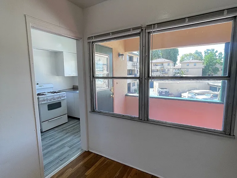 Riverside Townhouse Apartments — Photo 13