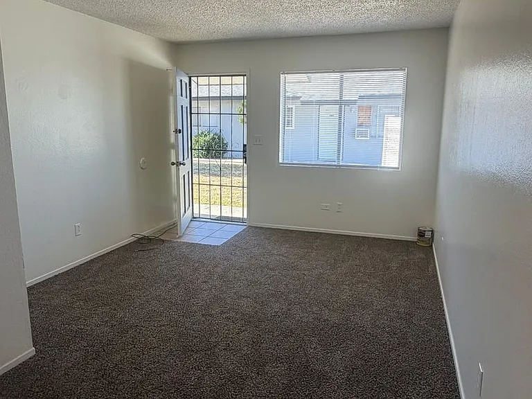 2011 Parker Pl — Photo 6
