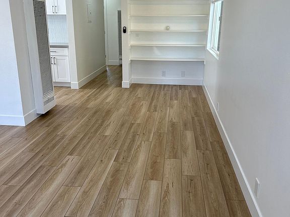 Livingroom with open shelving