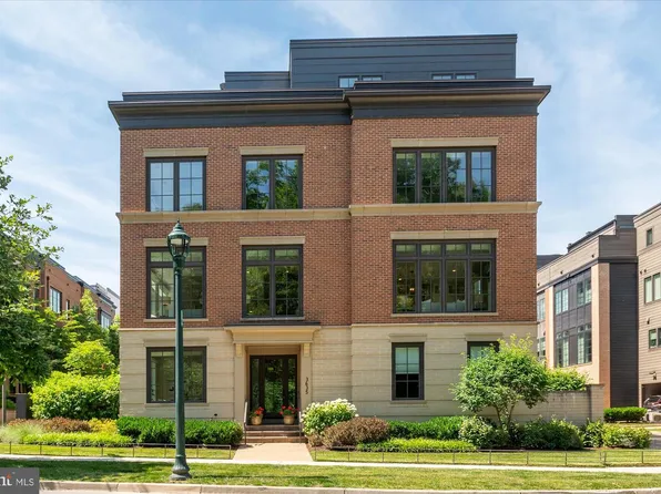 3635 Chevy Chase Lake Dr, Chevy Chase, MD 20815
