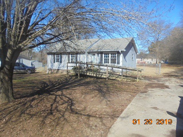 1st image of 34 Cambridge Dr