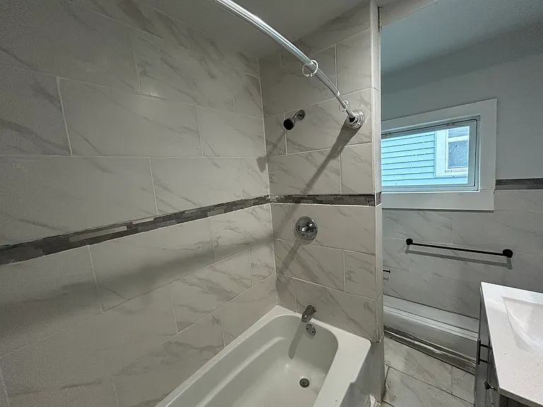 1405 Langston Ave — Photo 12