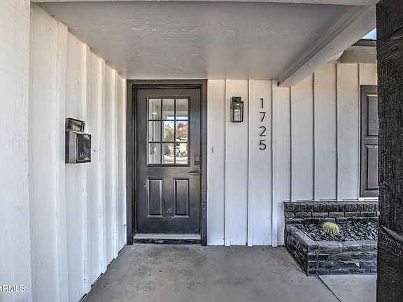 3rd image of 1725 W MITCHELL Drive