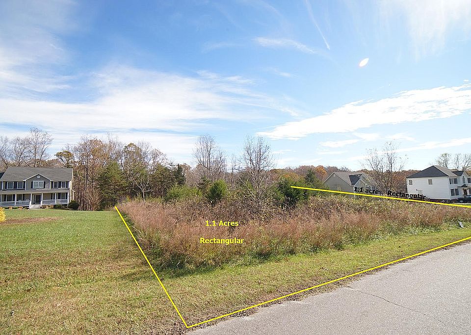 1st image of STEEPLECHASE Dr