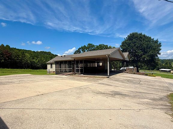 2nd image of 1362 Goddard Rd