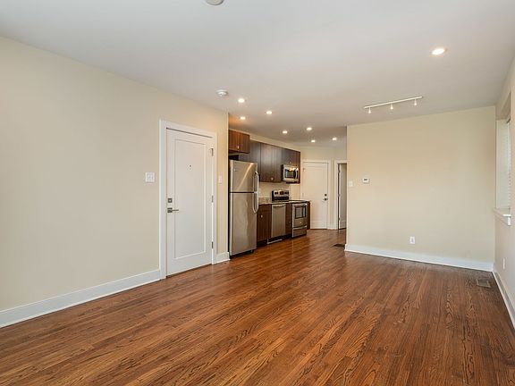 3rd image of 4999 Oleatha Ave #2E