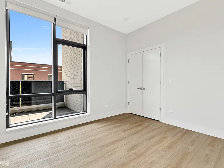 3207 N Lawndale Ave #401 — Photo 11