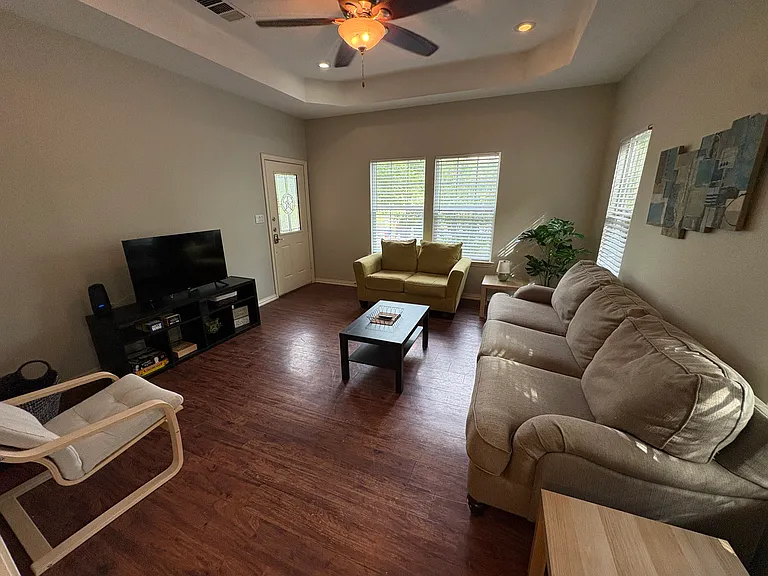 416 Railroad St — Photo 10