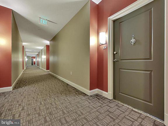 5th image of 38 Maryland Ave Unit 406