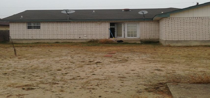 2nd image of 2942 Chapultepec Dr