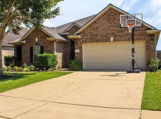 6031 Oxford Lake Dr, Rosenberg, TX 77471