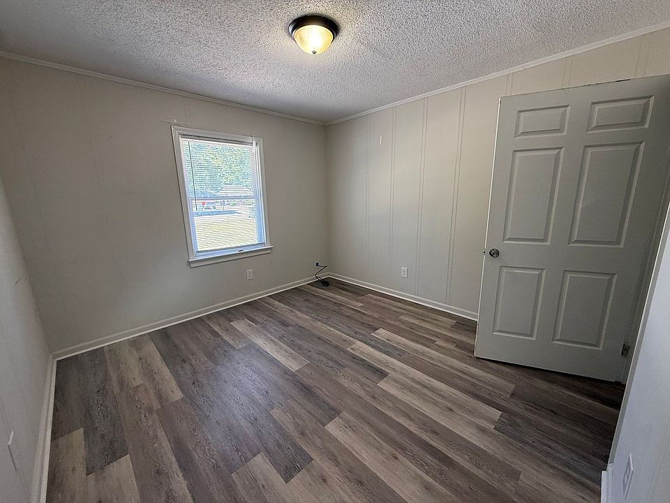 2nd image of 1707 Birchwood Dr SE #A