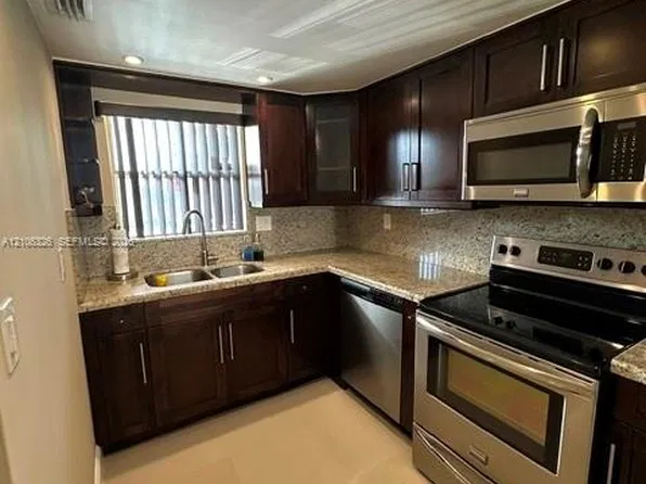 220 NW 87th Ave APT K212, Miami, FL 33172