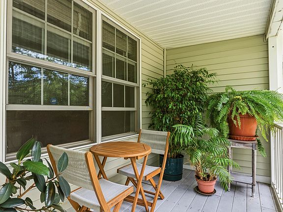 5th image of 7 Scott Avenue