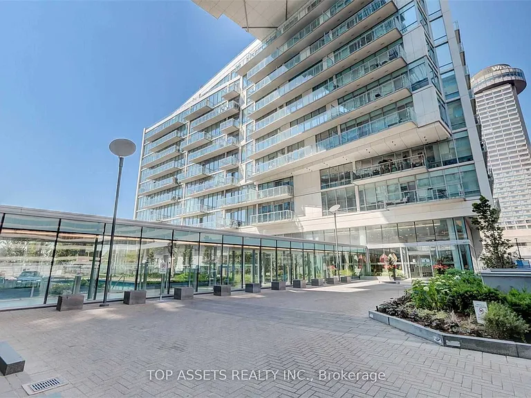 29 Queens Quay E #919 — Photo 1