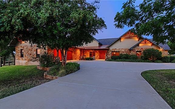 3rd image of 1602 County Road 315