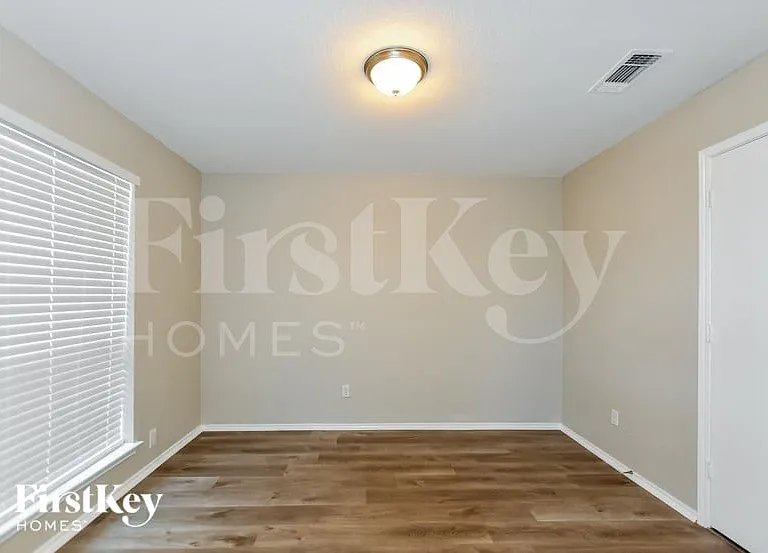 1519 Cedarcrest Cir — Photo 10