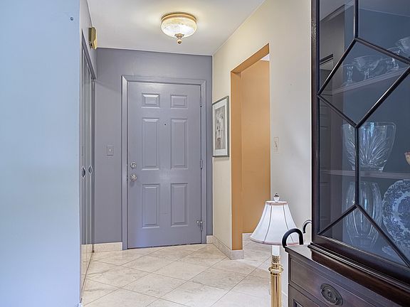 4th image of 3070 Pheasant Creek Dr APT 201