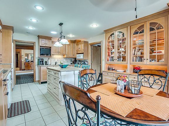 4th image of 825 Glenridge Dr