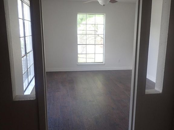 2nd image of 4818 Parmenter Dr