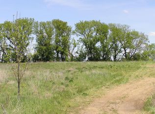 615 Schwalen Ct, Hudson, WI 54016