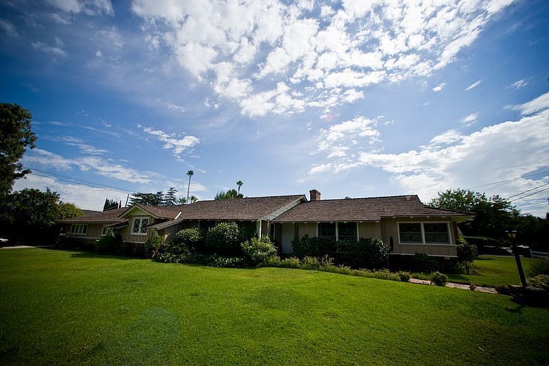 1st image of 23132 Sylvan St