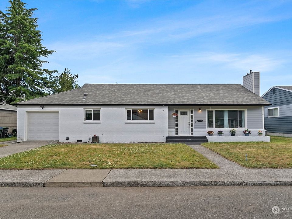 1st image of 311 Pinehurst Drive SE