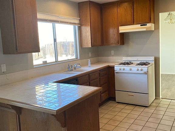 5th image of 15306 Kimball St