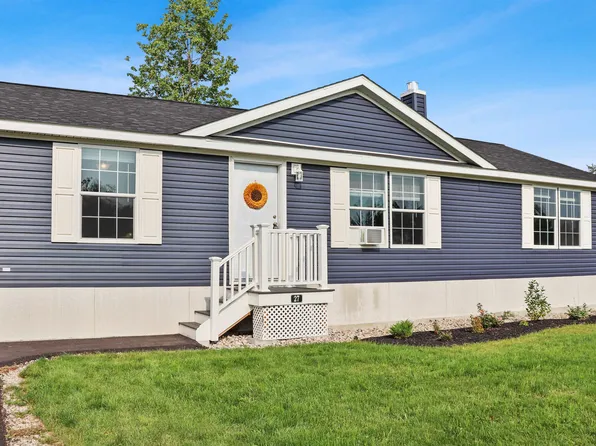 27 Margarets Way, Ossipee, NH 03864
