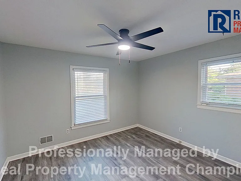 639 N College Rd — Photo 15