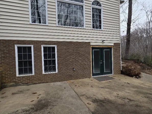 8214 Howard Trl, Fredericksburg, VA 22407