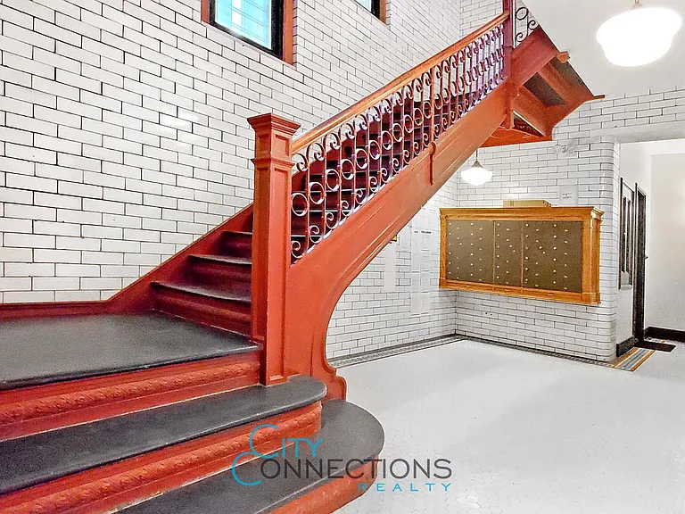 223 W 21st St #5N — Photo 21