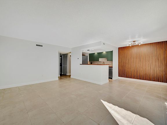 5th image of 776 116th Ave N