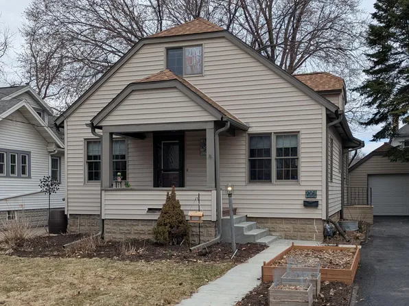 905 1st St NW, Rochester, MN 55901