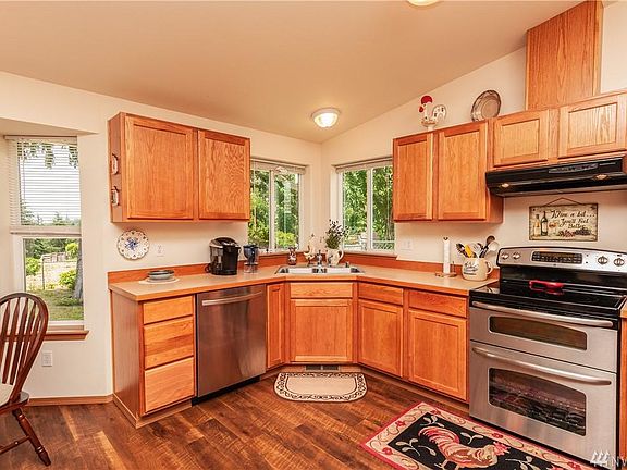 3rd image of 1701 Winterwood Dr