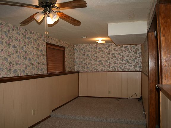 Great Open Basement with Viewout Windows