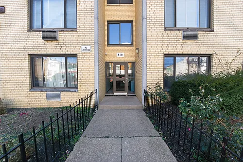 810 Kennedy St NW Photo 1