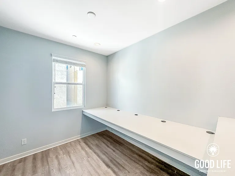 2114 Element Way — Photo 9