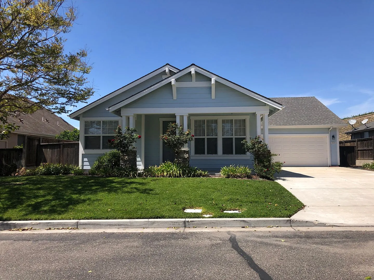 Available Nov. 1st! 3 Bedroom 2 Bath Spacious Home Located In Los Alamos — Photo 1