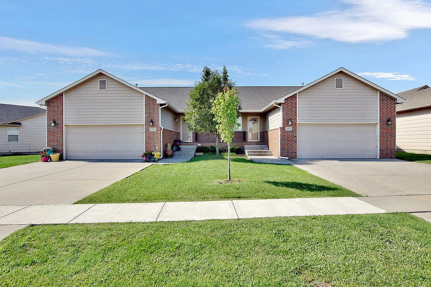 Lakeside Townhomes — Photo 3
