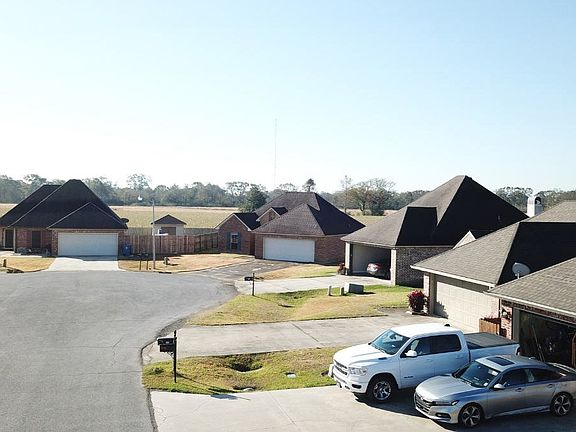 2nd image of 106 Clint Ln