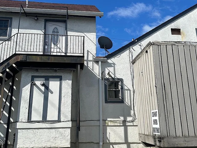 665 Commerce St — Photo 1
