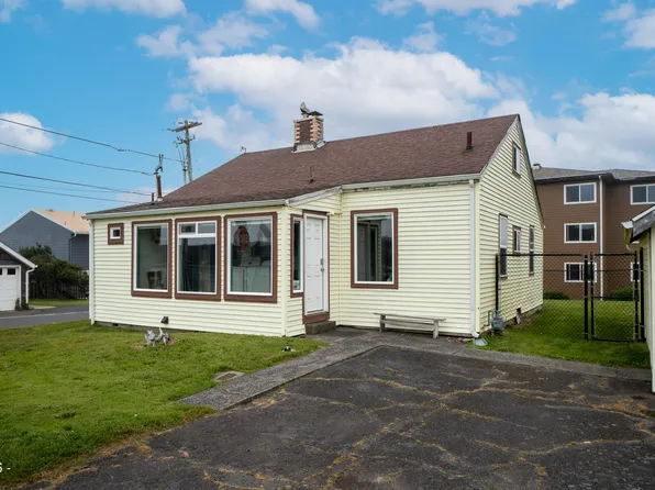 1509 NW 39th St, Lincoln City, OR 97367