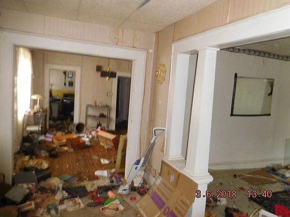 4th image of 442 N Elm St
