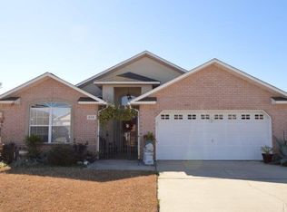 668 Hanley Downs Dr, Cantonment, FL 32533