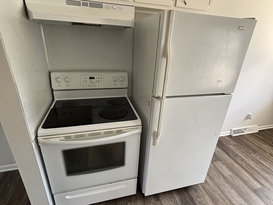 1st image of 238 Kennedy St #2